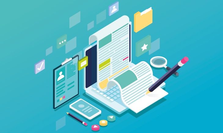 Une personne qui tape sur le clavier de son ordinateur.