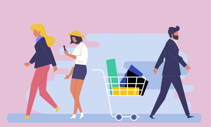 Un panier rempli d'articles d'un magasin au centre de l'image et 3 personnes qui s'en éloignent.